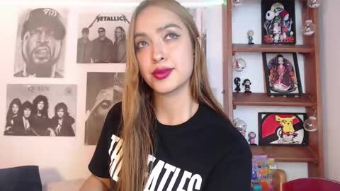 Snapshot of meeowlody chatting on 12-24-24, 05:23 Emily online show from 12-24-24, 05:23