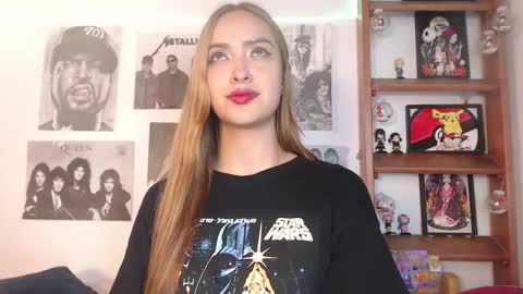 Snapshot of meeowlody chatting on 02-01-25, 11:48 Emily online show from 02-01-25, 11:48