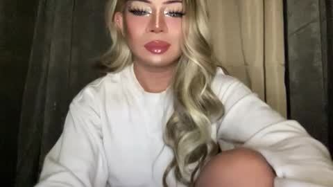 Snapshot of meetmehalfway888 chatting on 10-11-25, 04:44 GODDESS OF ALL GODDESSES online show from 10-11-25, 04:44