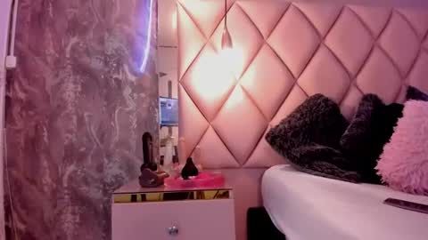 M E G A N online show from 01-30-25, 07:15