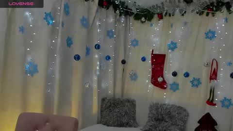 Snapshot of megan_anderson7 chatting on 12-13-24, 09:35 Megan Anderson online show from 12-13-24, 09:35