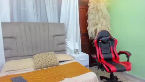 Snapshot of megan_angie chatting on 02-17-26, 03:25 Megan Angie online show from 02-17-26, 03:25