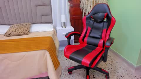 Snapshot of megan_angie chatting on 02-23-26, 03:15 Megan Angie online show from 02-23-26, 03:15