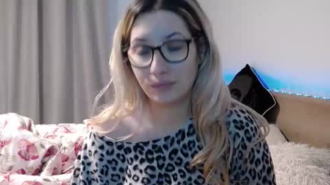 Megan Blazee  online show from 01-14-26, 06:35