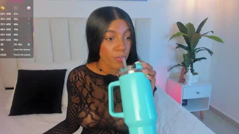 Snapshot of megan_brunette2 chatting on 05-26-26, 01:12 megan_brunette2 online show from 05-26-26, 01:12