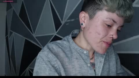 Megan and sophi online show from 03-04-26, 05:35