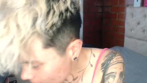Megan and sophi online show from 07-05-26, 09:44