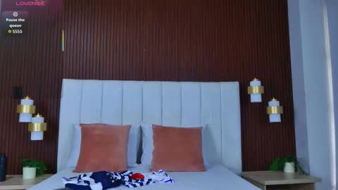 Carolina Paez online show from 10-17-25, 12:19