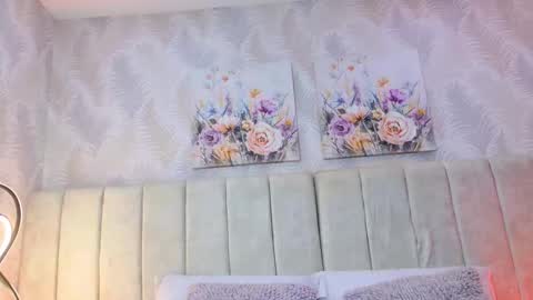 Carolina Paez online show from 12-19-25, 12:34