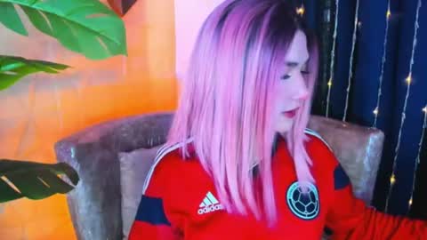 Snapshot of megan_devon chatting on 06-27-26, 12:22 online show from 06-27-26, 12:22