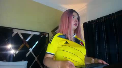 Snapshot of megan_devon chatting on 07-07-26, 11:36 online show from 07-07-26, 11:36