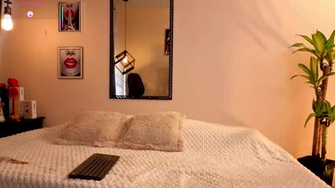 megan do santos online show from 09-25-25, 07:39