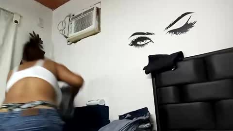 Snapshot of megan_greyxx chatting on 11-19-25, 01:27 megan_greyxx online show from 11-19-25, 01:27