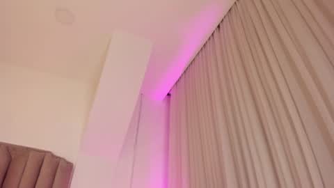 Snapshot of megan_leal1 chatting on 12-05-24, 06:54 online show from 12-05-24, 06:54