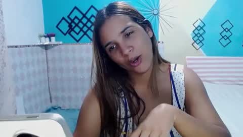 Snapshot of megan_little_ chatting on 02-04-25, 10:45 amanda online show from 02-04-25, 10:45