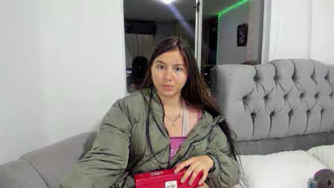 Snapshot of megan_lrq chatting on 12-17-25, 02:50 Megan online show from 12-17-25, 02:50