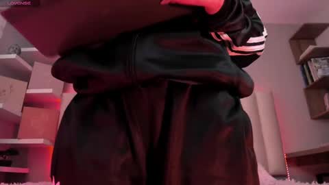     online show from 02-20-25, 12:04