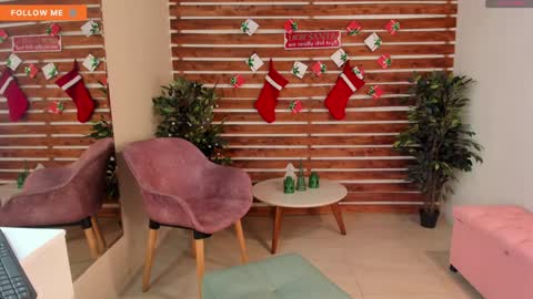 Snapshot of megan_raiin chatting on 12-24-24, 05:27 megan_raiin online show from 12-24-24, 05:27