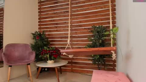 Snapshot of megan_raiin chatting on 02-16-25, 05:04 megan_raiin online show from 02-16-25, 05:04