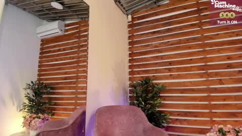 Snapshot of megan_raiin chatting on 03-09-25, 08:40 megan_raiin online show from 03-09-25, 08:40