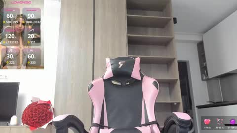 Snapshot of megan_ros_ chatting on 02-10-25, 09:36 Megan online show from 02-10-25, 09:36