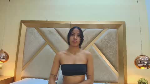 Snapshot of megan_siner chatting on 11-22-25, 01:10 Megan Siner online show from 11-22-25, 01:10