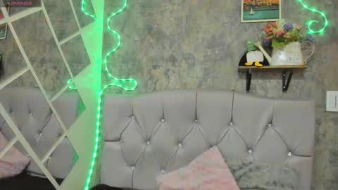 Megan online show from 09-10-25, 11:21