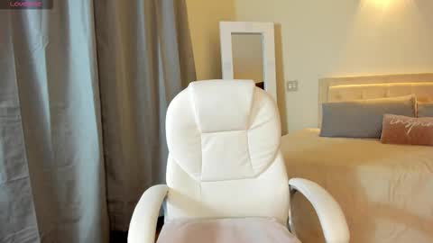  Megan  online show from 09-30-25, 02:49