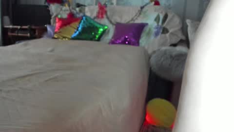 Nicki--------- Welcome to my Room online show from 11-08-25, 08:25