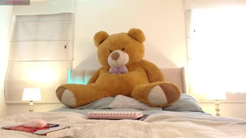 MEGAN online show from 01-07-25, 05:09