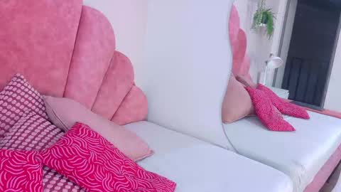 Snapshot of meganlovee__ chatting on 05-28-26, 02:42 MEGAN online show from 05-28-26, 02:42