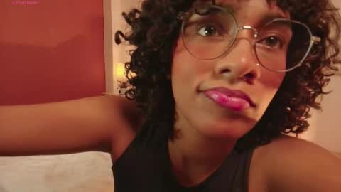 Snapshot of meganlux_1 chatting on 05-13-26, 08:16 - 29p online show from 05-13-26, 08:16