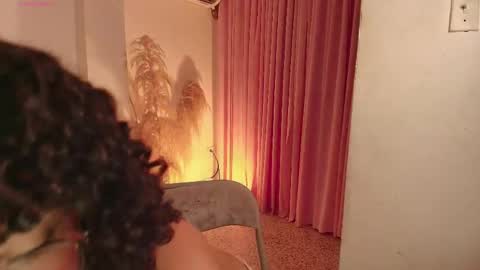 Snapshot of meganlux_1 chatting on 05-15-26, 08:38 - 29p online show from 05-15-26, 08:38