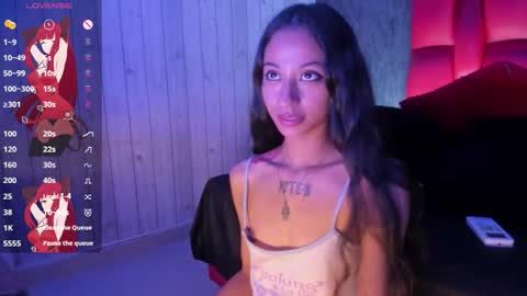 Snapshot of megannbabby chatting on 09-12-25, 12:11 online show from 09-12-25, 12:11