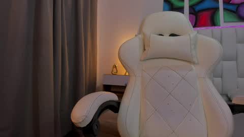 Megan Queen online show from 04-17-26, 01:03