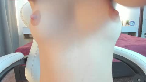 Snapshot of meganqueen2 chatting on 06-11-26, 02:48 Megan Queen online show from 06-11-26, 02:48