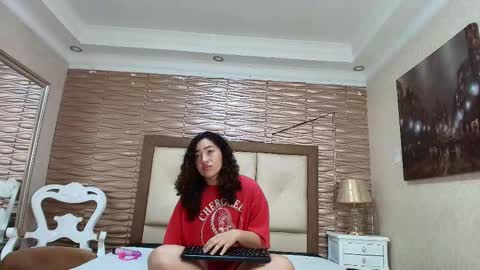 Snapshot of meganrousx chatting on 02-05-26, 11:59 Megan online show from 02-05-26, 11:59