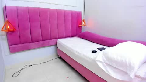 Megan  online show from 10-20-25, 07:58