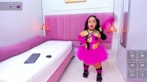 Megan  online show from 10-31-25, 08:43