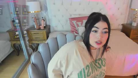 Snapshot of meganstar__ chatting on 10-08-25, 11:30 Megan online show from 10-08-25, 11:30