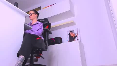 Snapshot of meganstones chatting on 12-17-24, 09:49 Megan online show from 12-17-24, 09:49