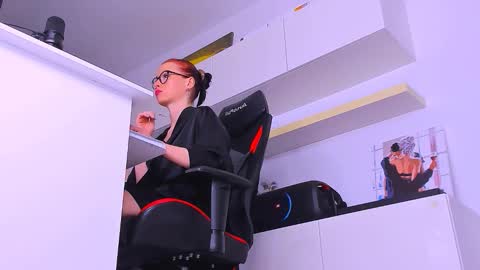 Snapshot of meganstones chatting on 09-13-25, 07:35 Megan online show from 09-13-25, 07:35