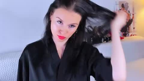 Snapshot of meganstones chatting on 06-12-26, 10:08 Megan online show from 06-12-26, 10:08