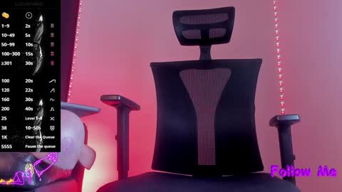 Snapshot of meganwolf1_ chatting on 02-06-25, 11:04 Megan online show from 02-06-25, 11:04