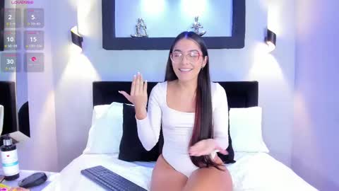 Snapshot of megara20 chatting on 10-15-25, 10:54 Megara20 online show from 10-15-25, 10:54