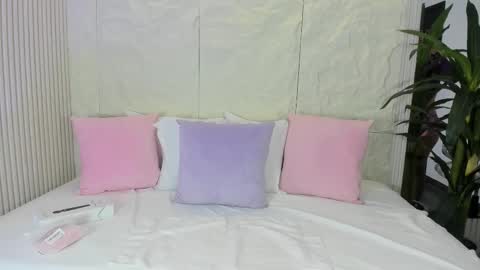 Snapshot of megara20 chatting on 11-08-25, 10:30 Megara20 online show from 11-08-25, 10:30