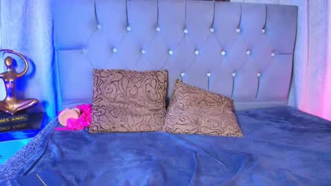 Snapshot of meggan_07 chatting on 11-30-25, 08:18 meggan online show from 11-30-25, 08:18