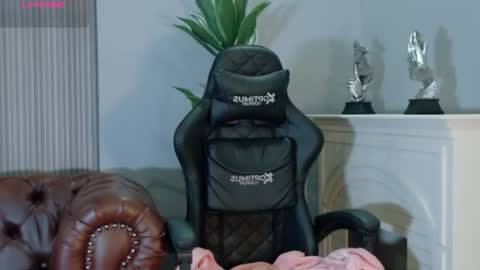 MEGGAN LUXX online show from 07-15-26, 11:15