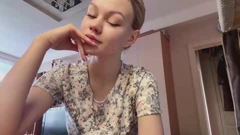 Mia online show from 02-23-26, 08:12