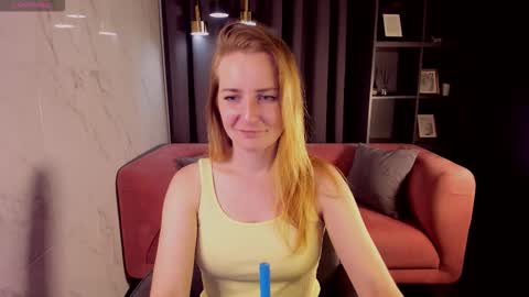 Meggy online show from 09-11-25, 01:33